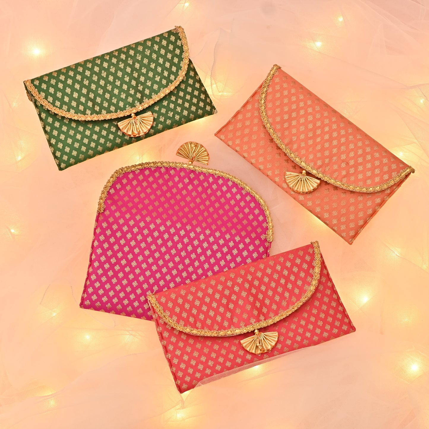 Banaavat Essence Minimal Brocade Envelope – Foam Padded (7.5"x4.5")